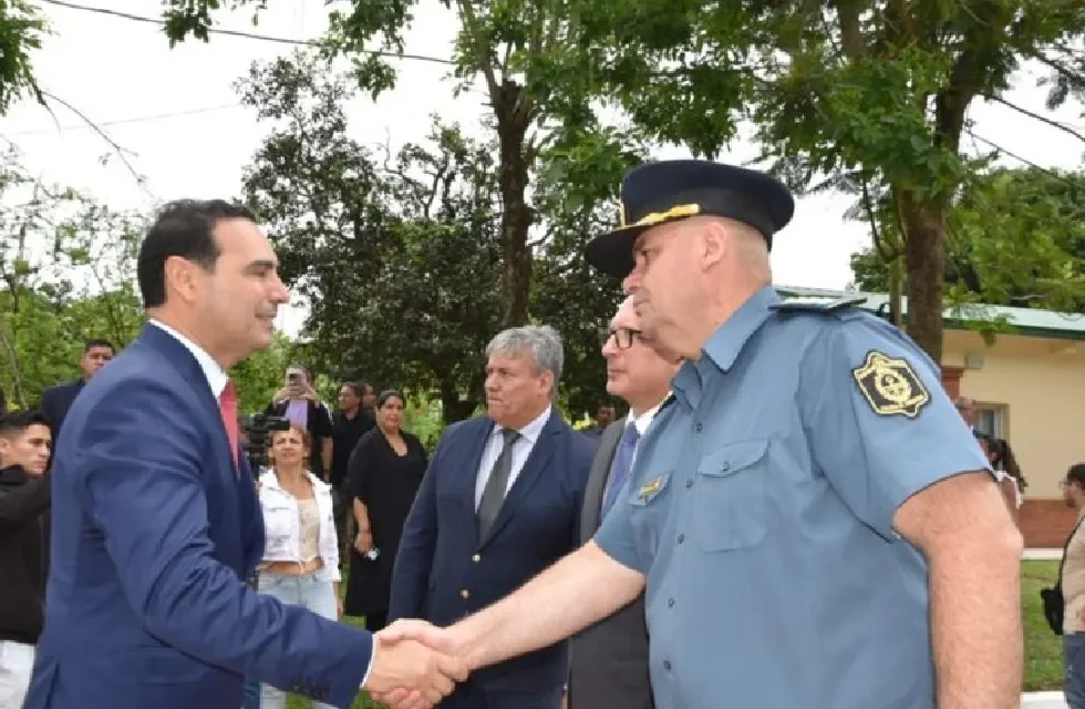 gorbernador y policia
